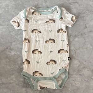 Kyte baby Hedgehog Print onesie 0-3 months